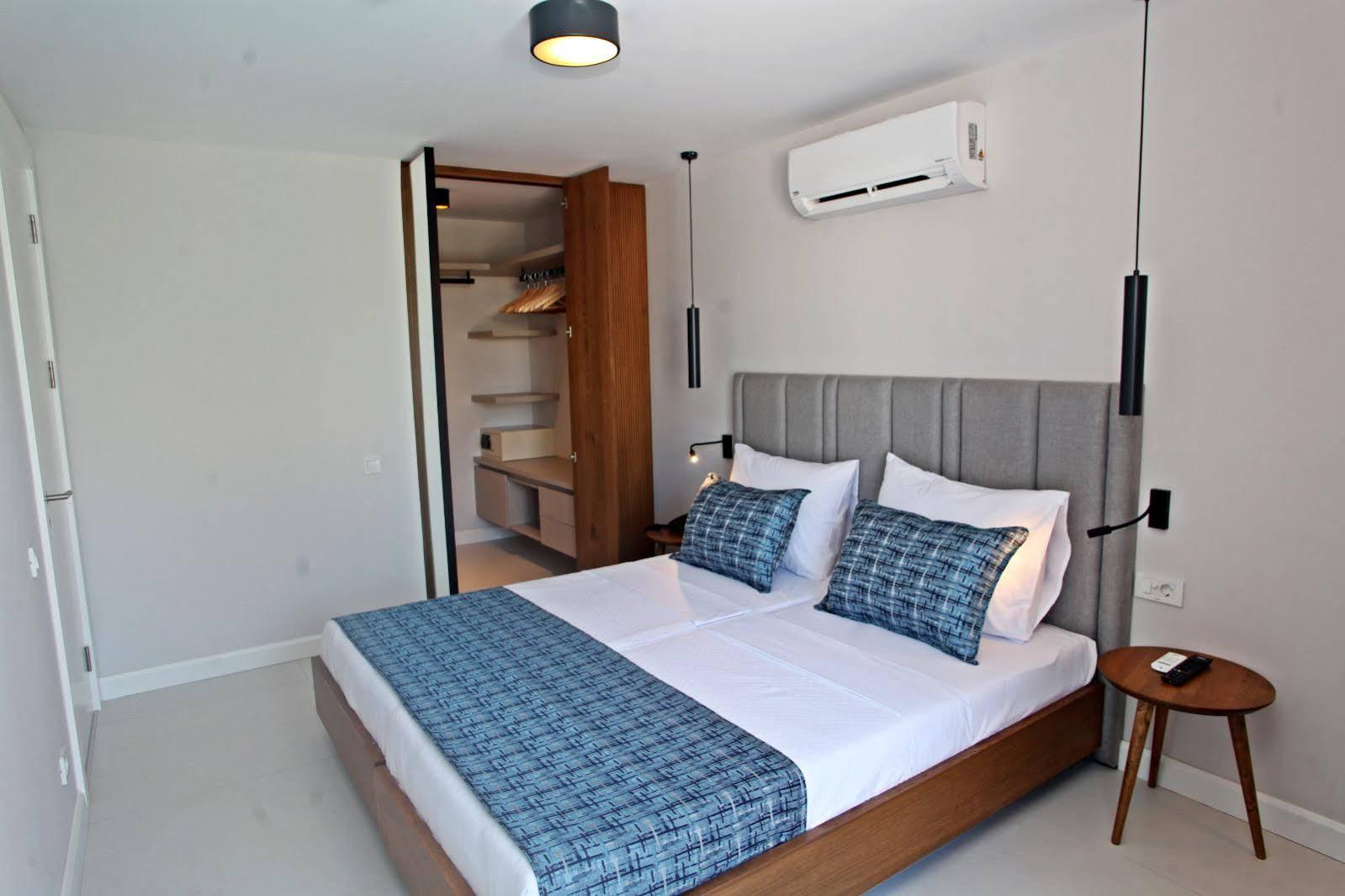 Aparthotel Queen Residences & 2*
