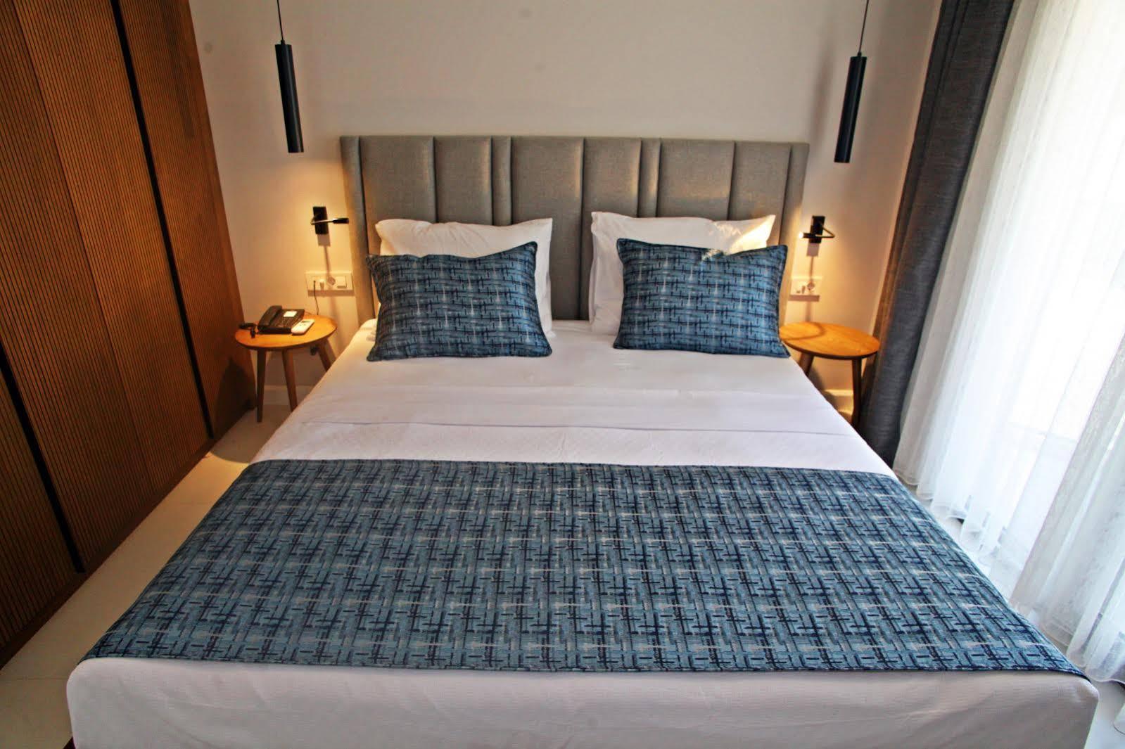 Queen Residences &