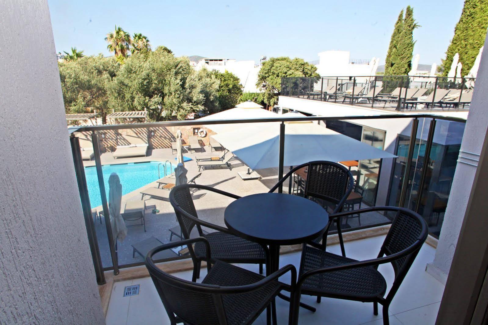 Queen Residences & 2*