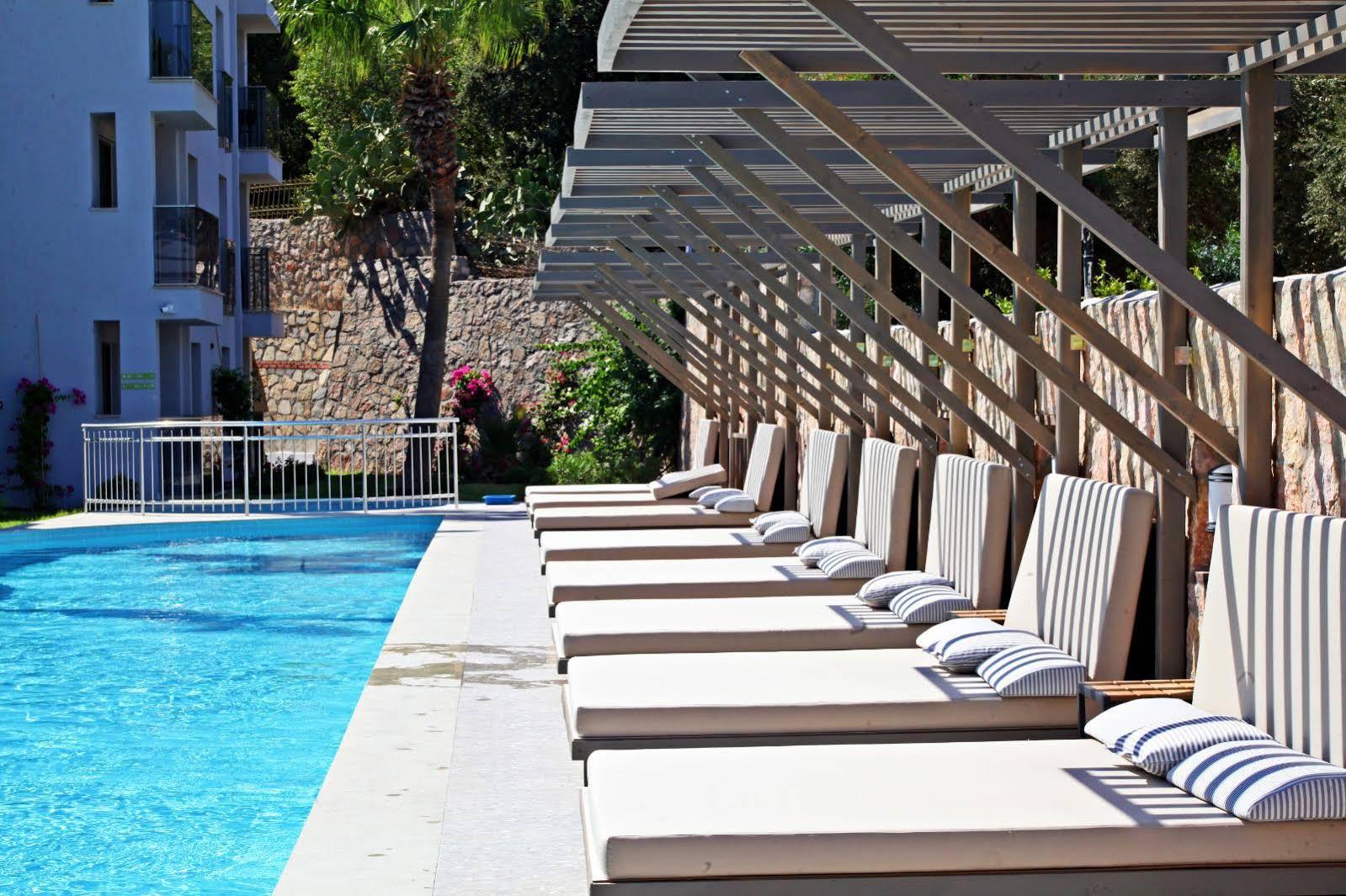 Queen Residences &