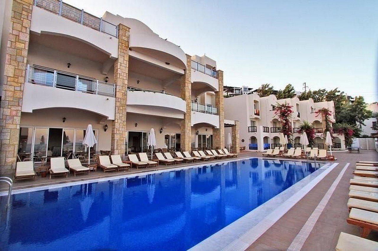 Hotel Middle Town 4*