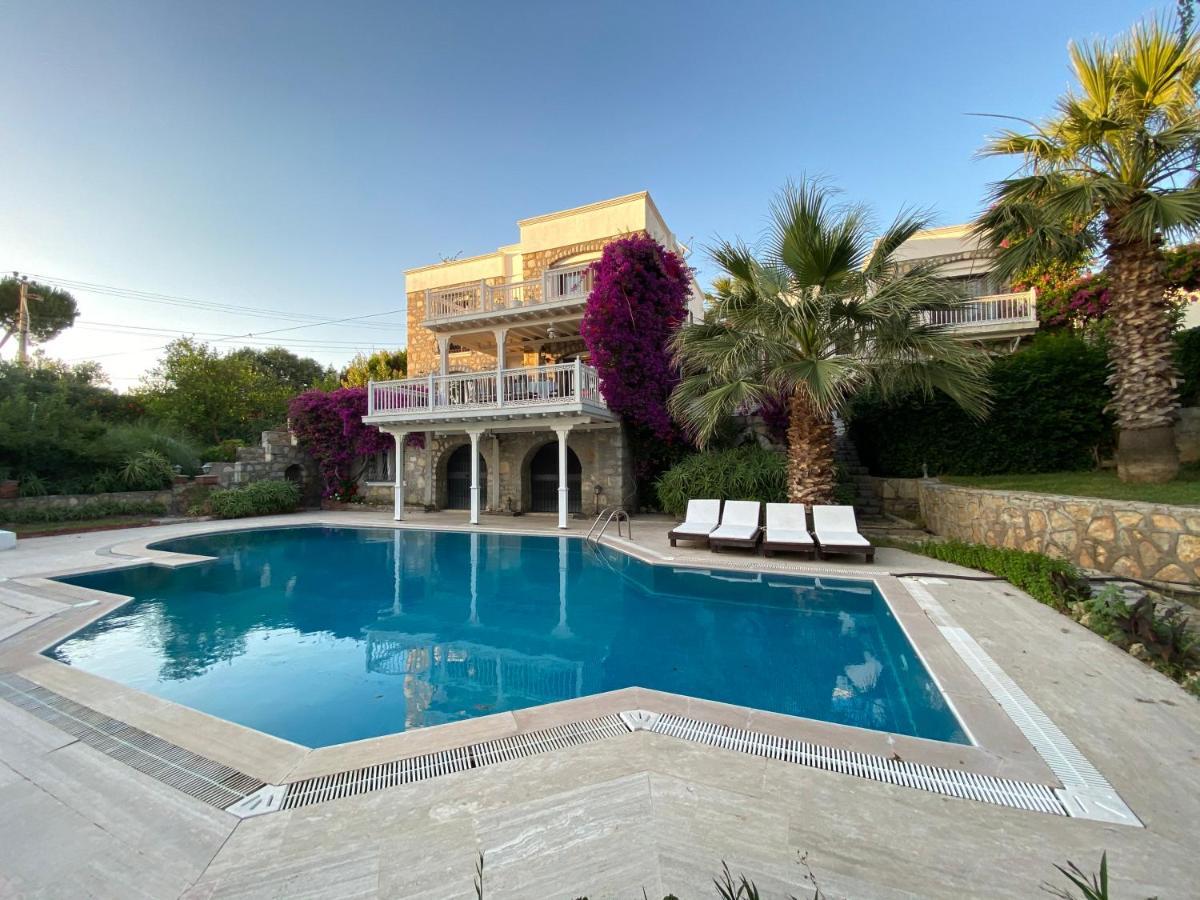 Villa Muhafazakar Aileye Tam Korunakli Ozel Havuzlu Malikane 8+2 Bodrum