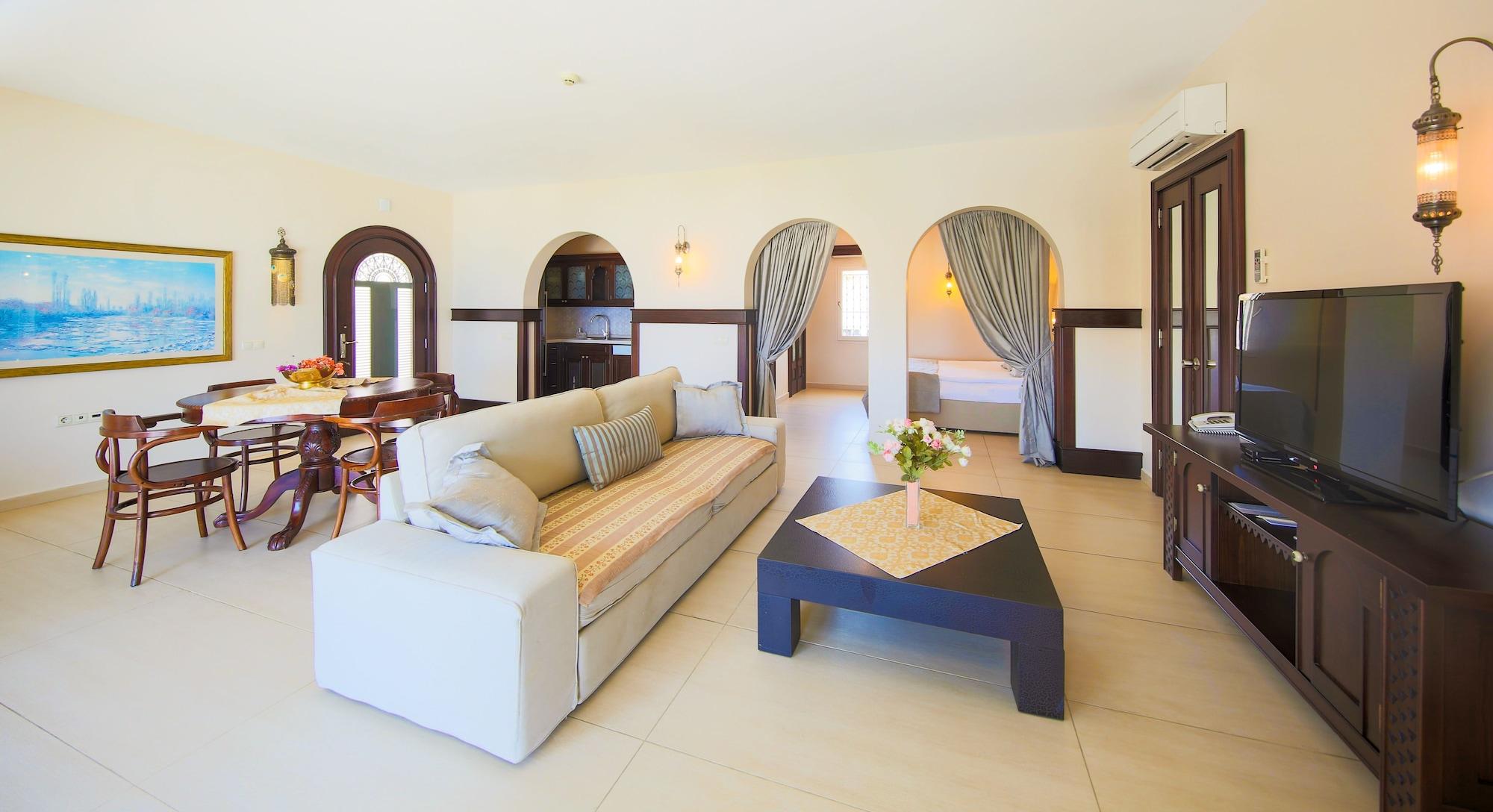 Resort Salmakis &