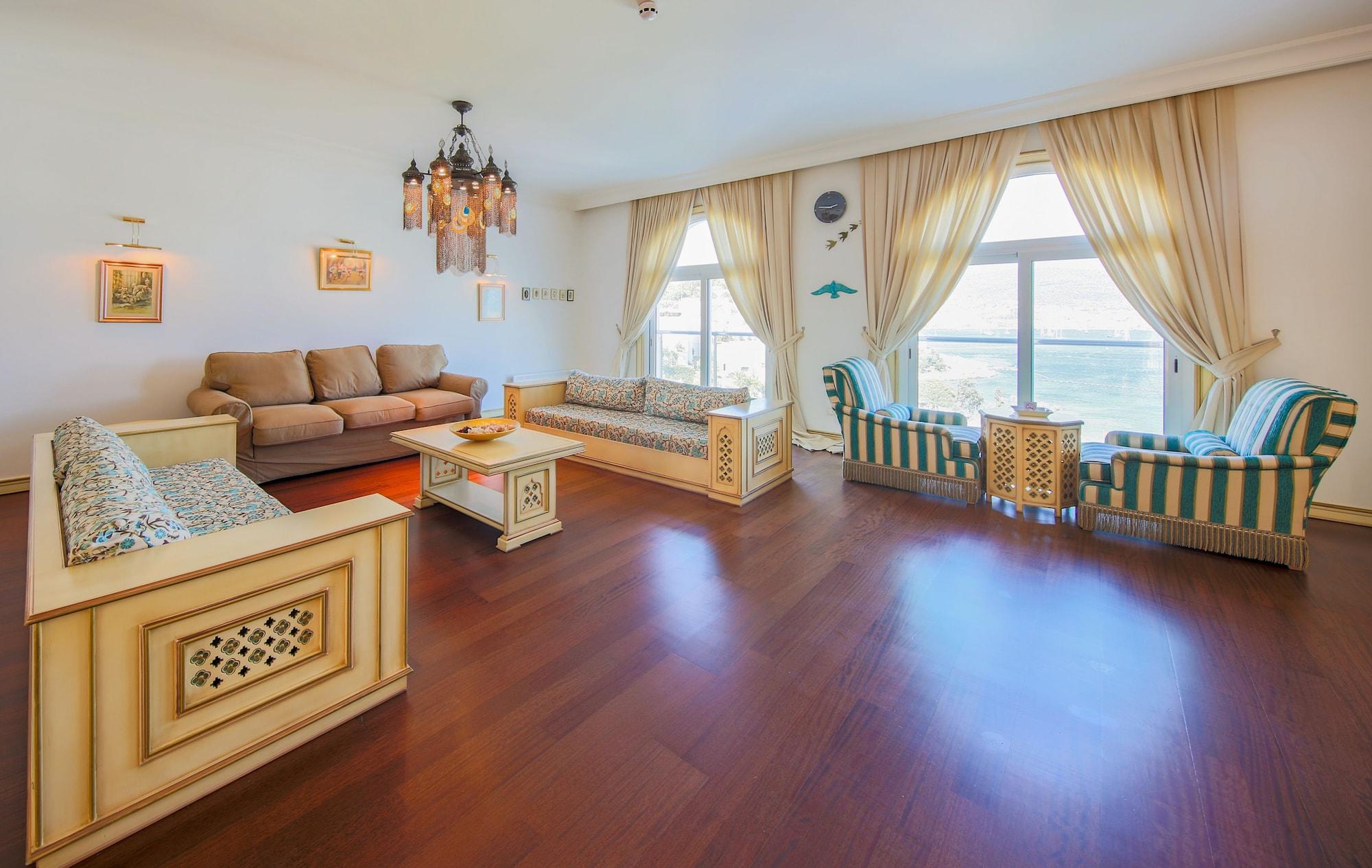 Resort Salmakis &