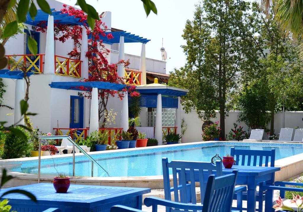 Su - Hotel