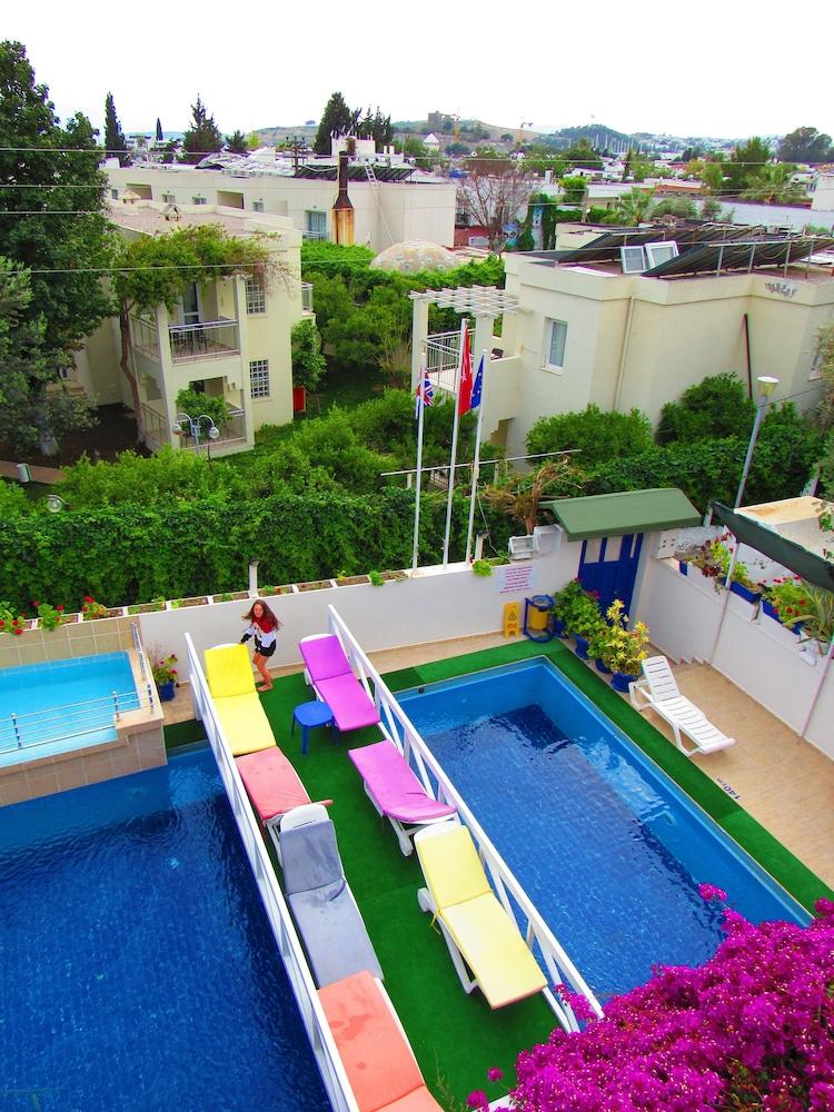 Kavala Otel *