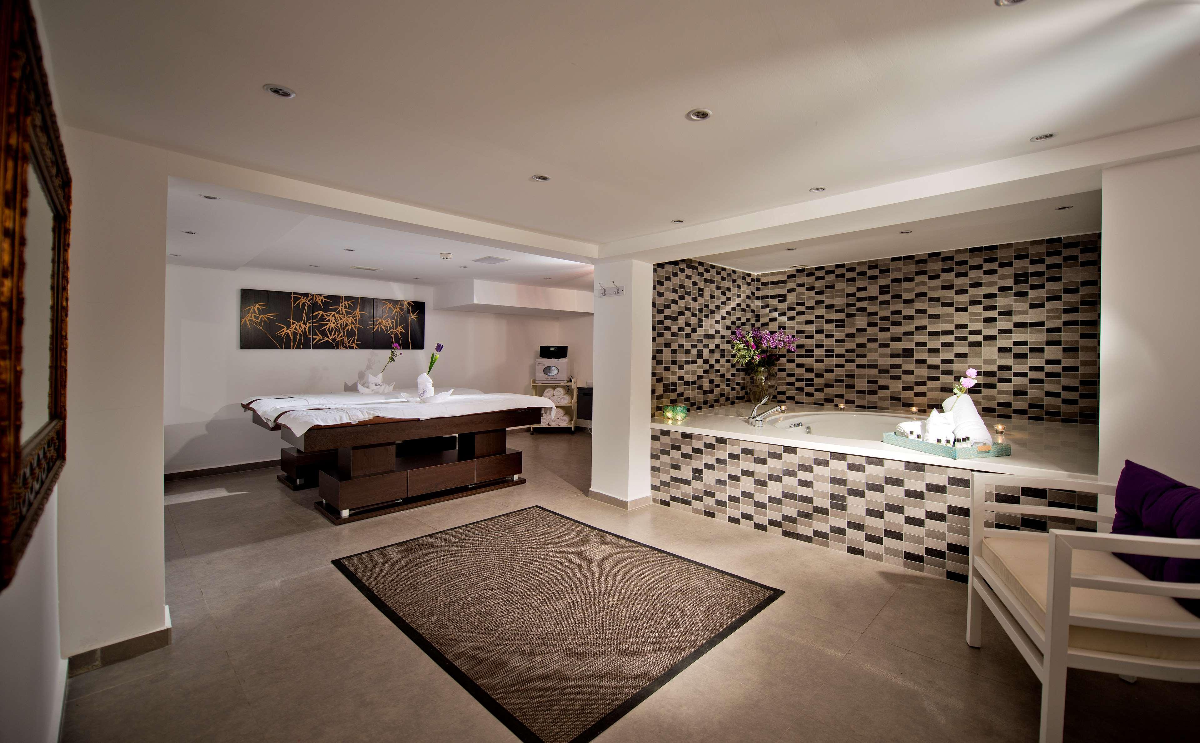 Hotel Ramada By Wyndham Bodrum