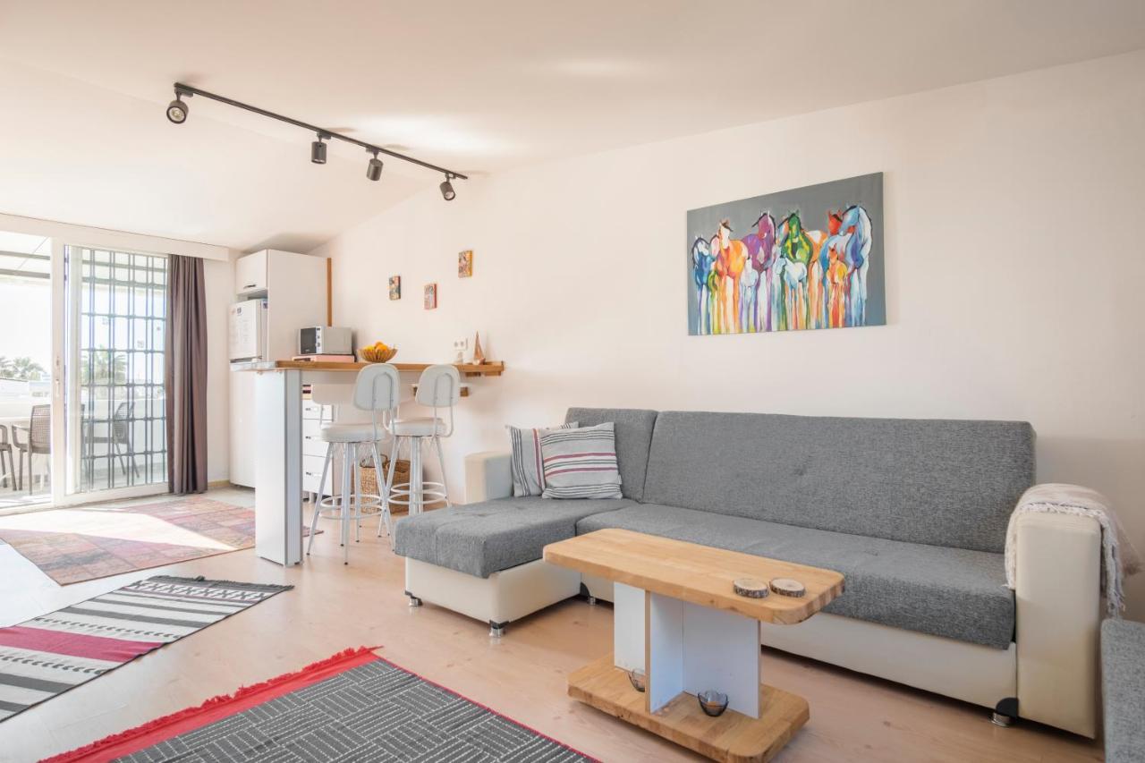 Apartment Central, Cozy, 15 Min Walk To The Beach, Fast Wi-fi, Free Parking, 4ppl