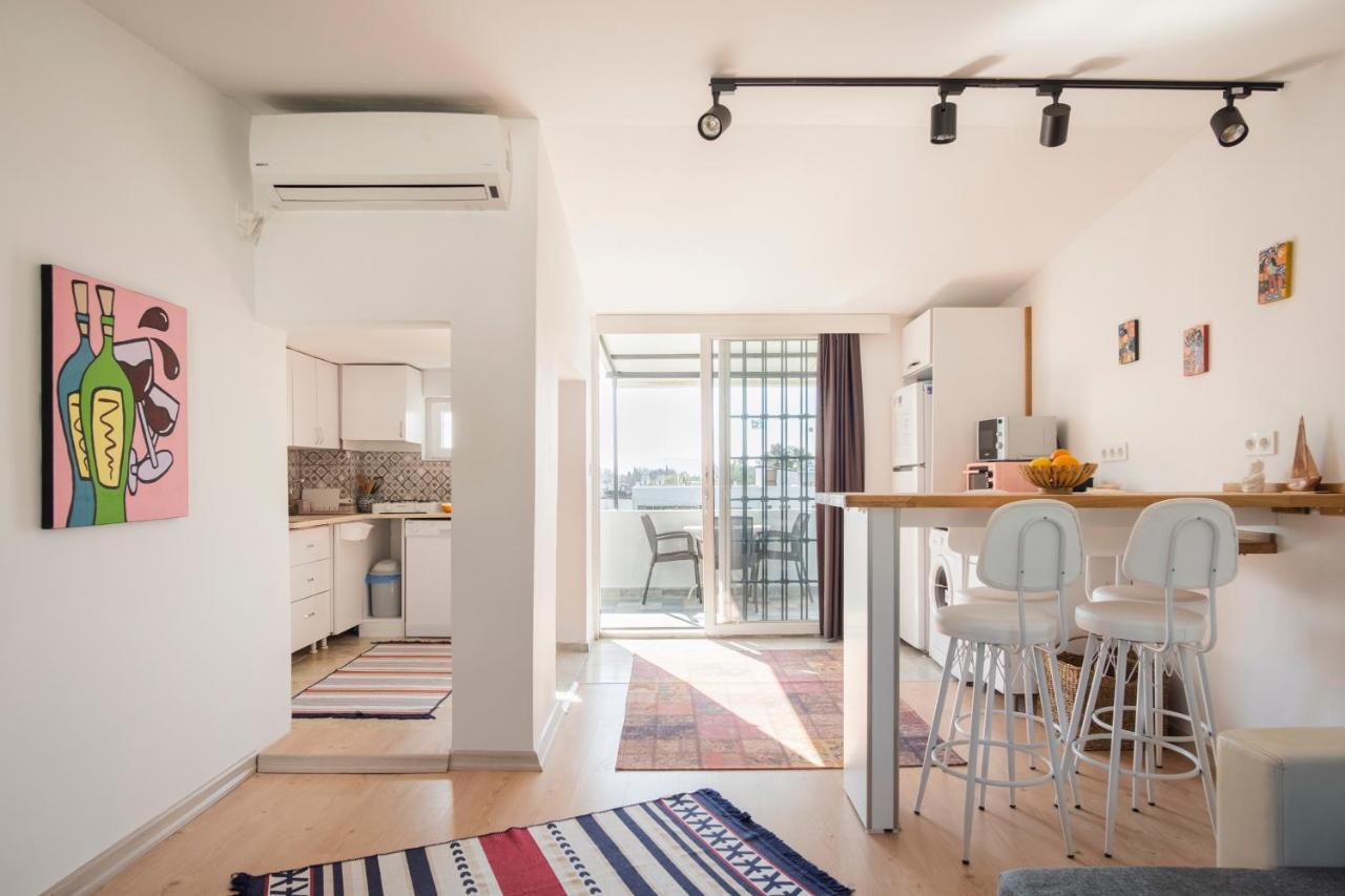 Central, Cozy, 15 Min Walk To The Beach, Fast Wi-fi, Free Parking, 4ppl *