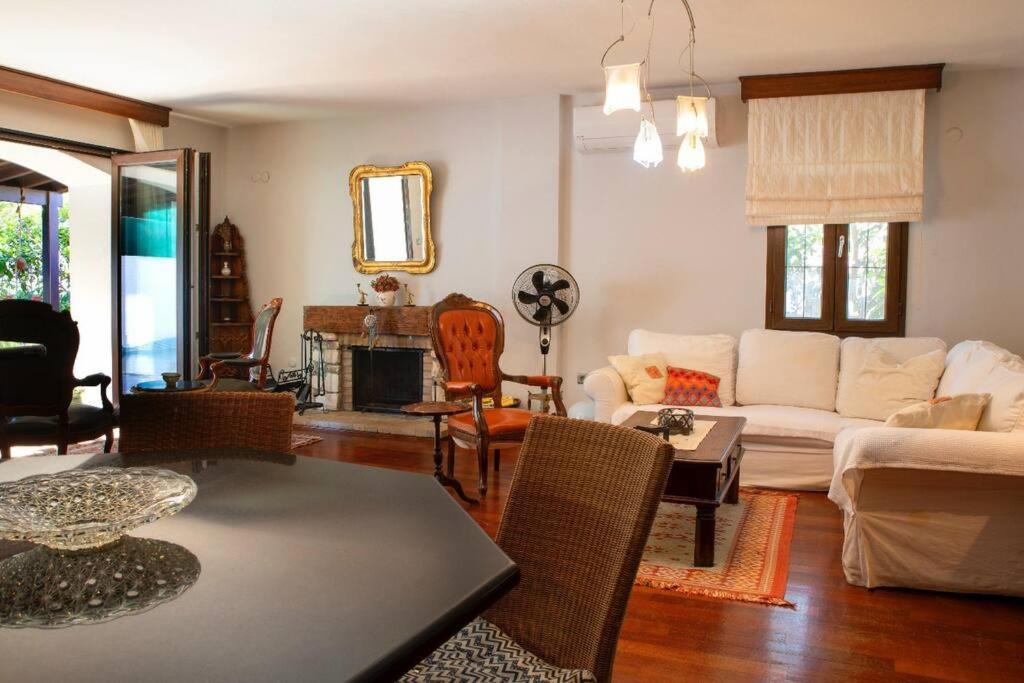 Merkezde Muestakil Havuzlu Villa Bodrum