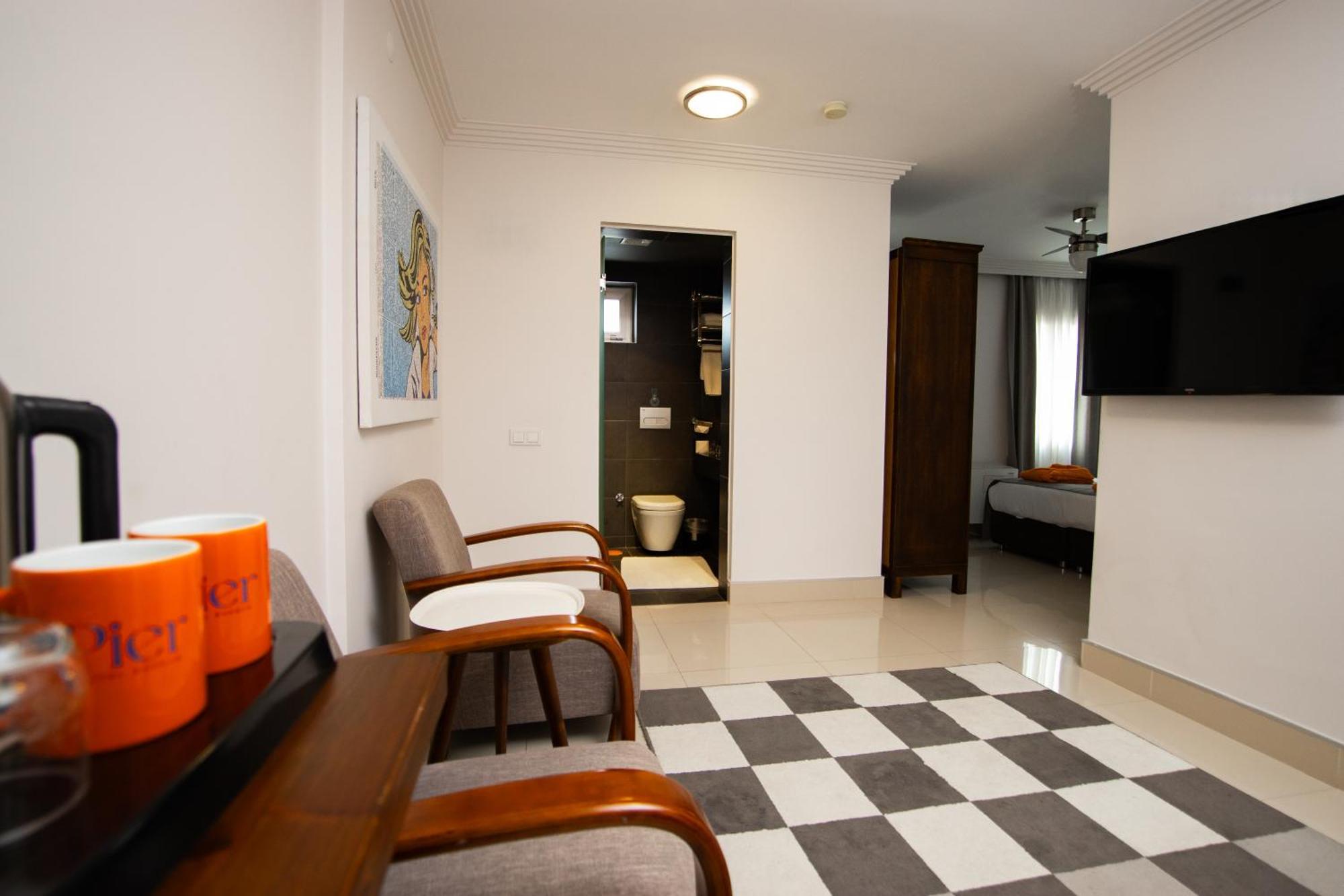 Pier Marina Hotel *