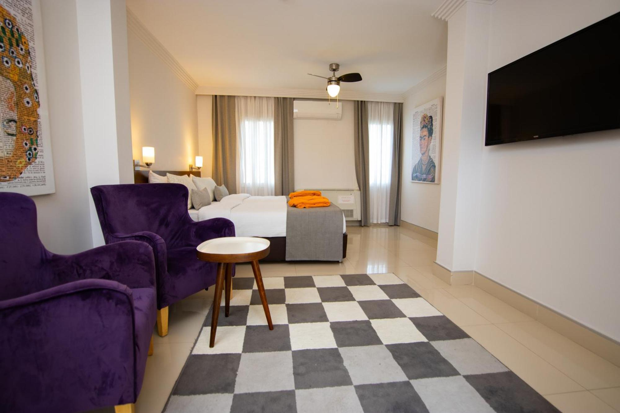 Pier Marina Hotel *