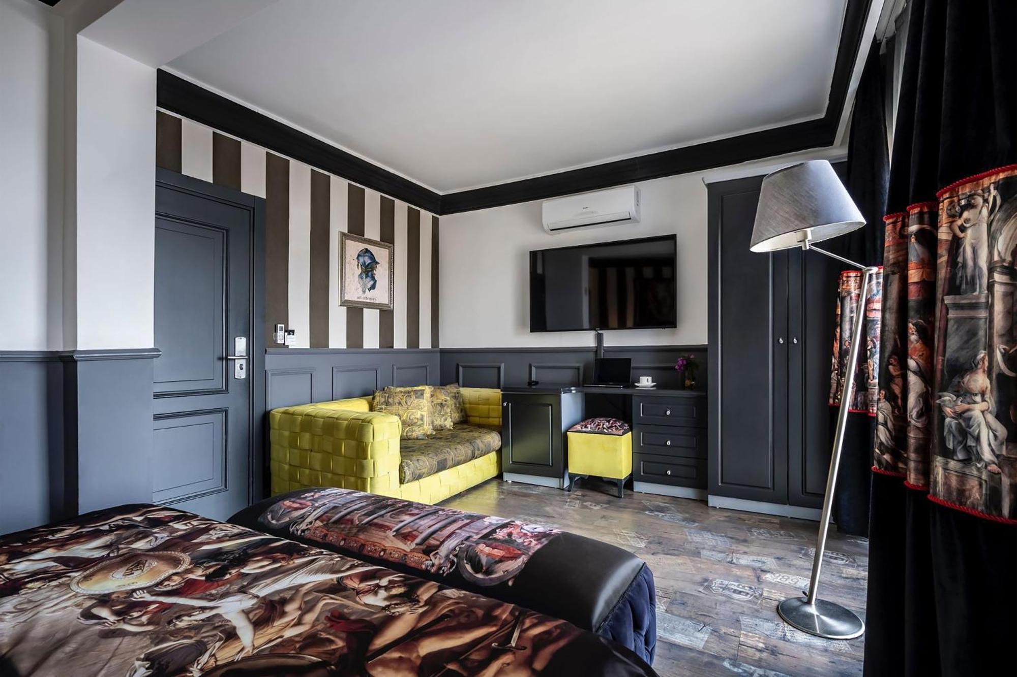 Hotel Art & Interiors