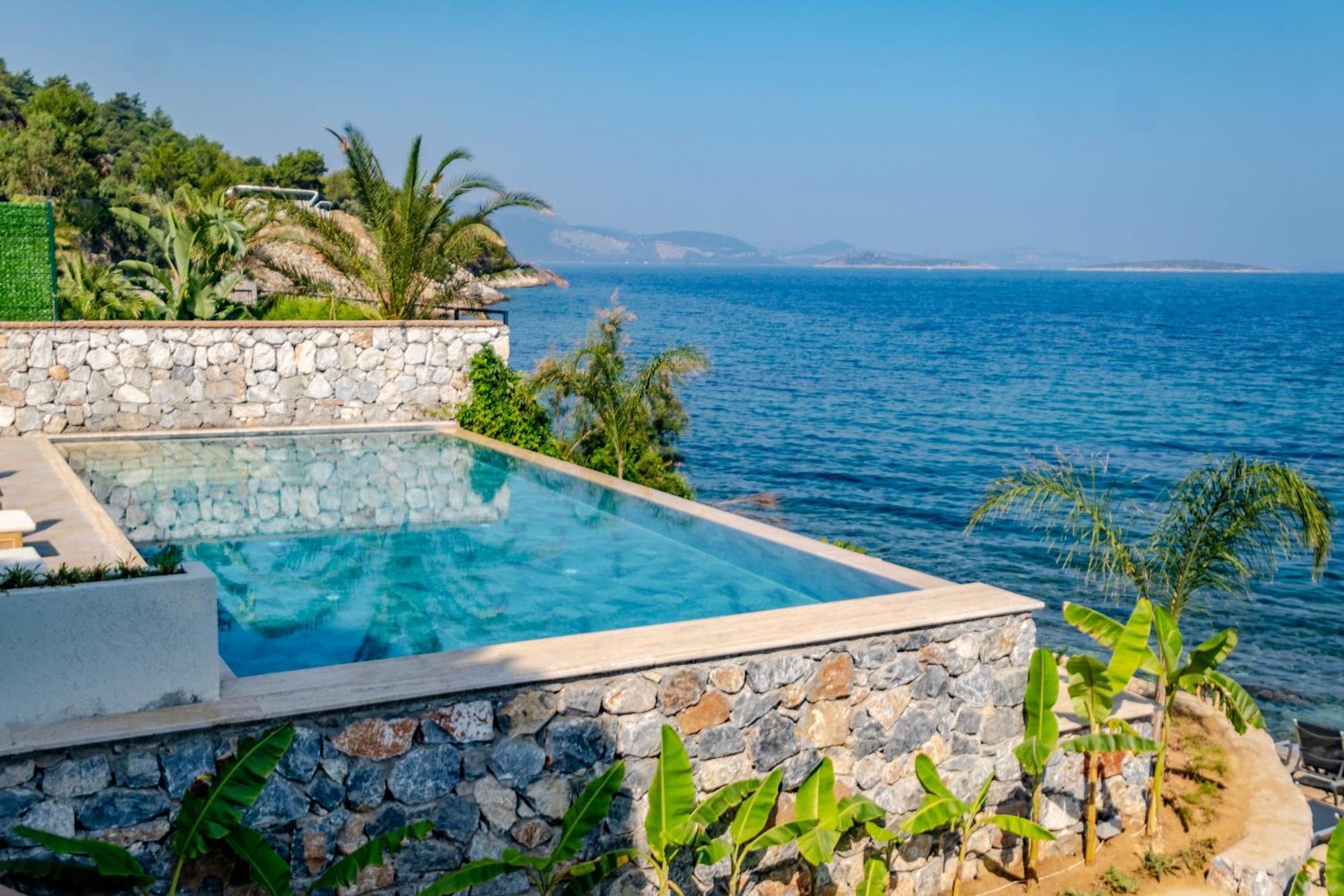 Isolina Hotel *