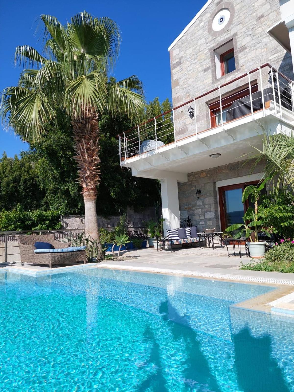 Castello Villa *