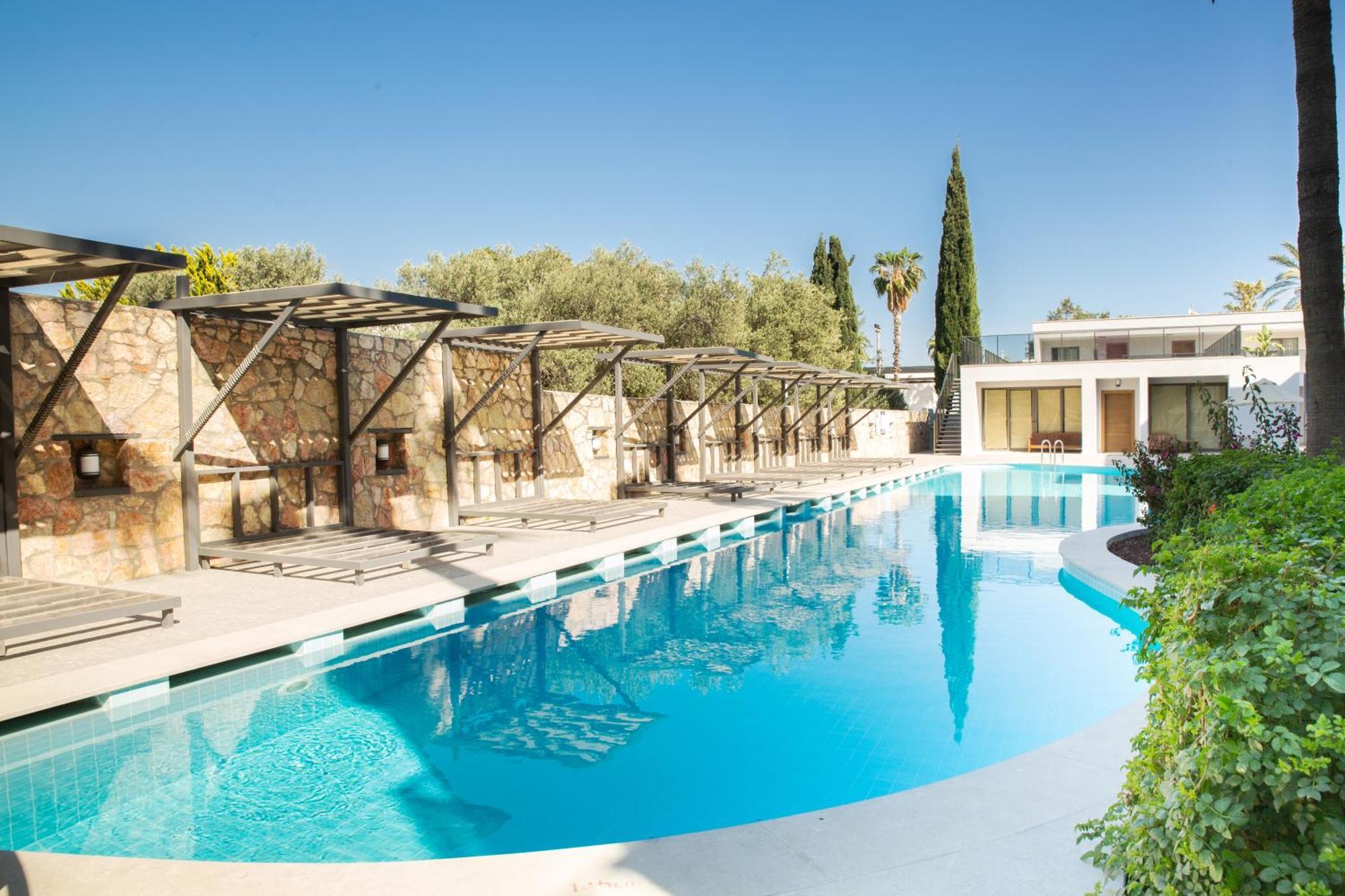 Aparthotel Queen By Important Group Travel 3*