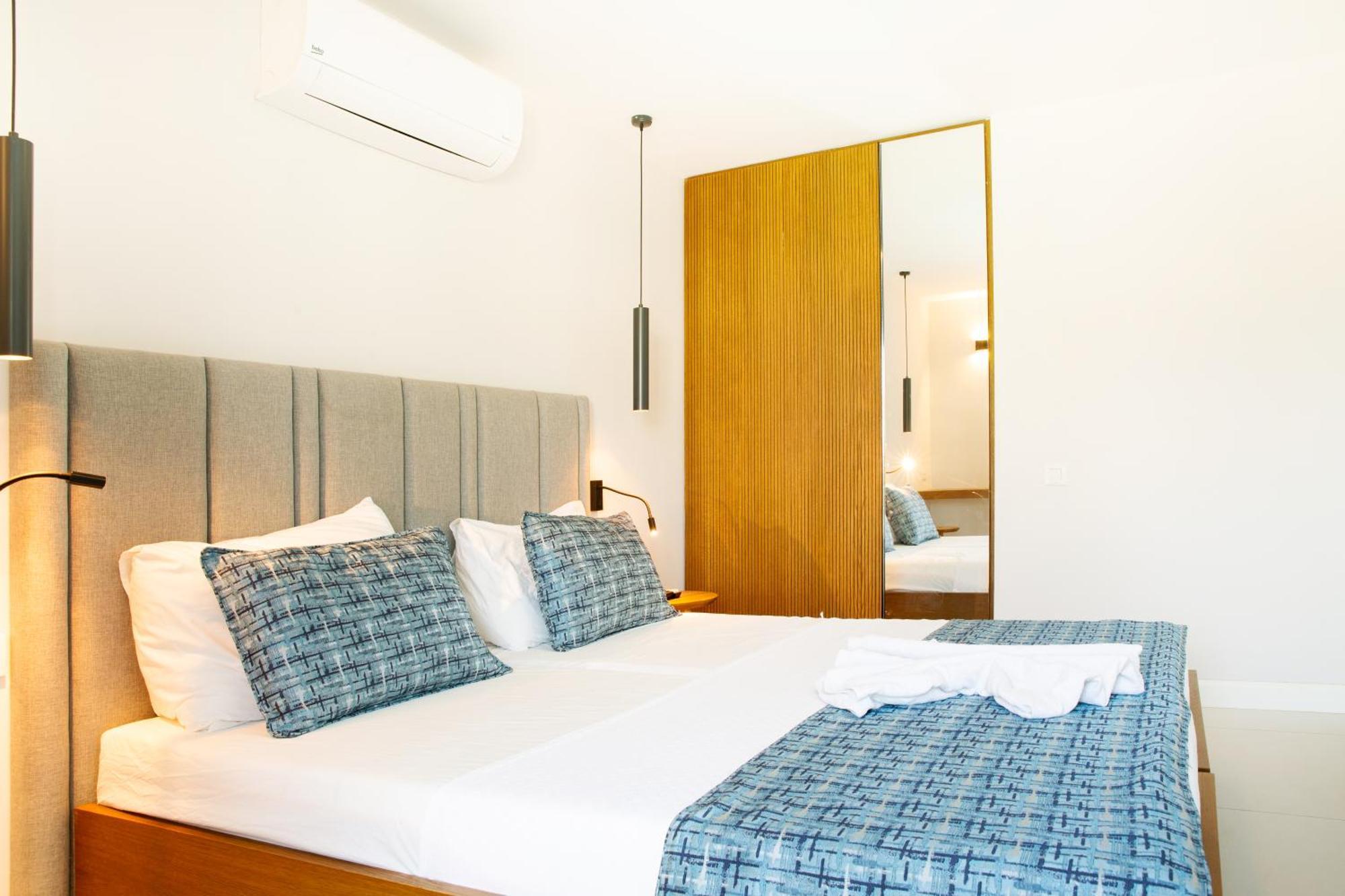Queen By Important Group Travel Aparthotel