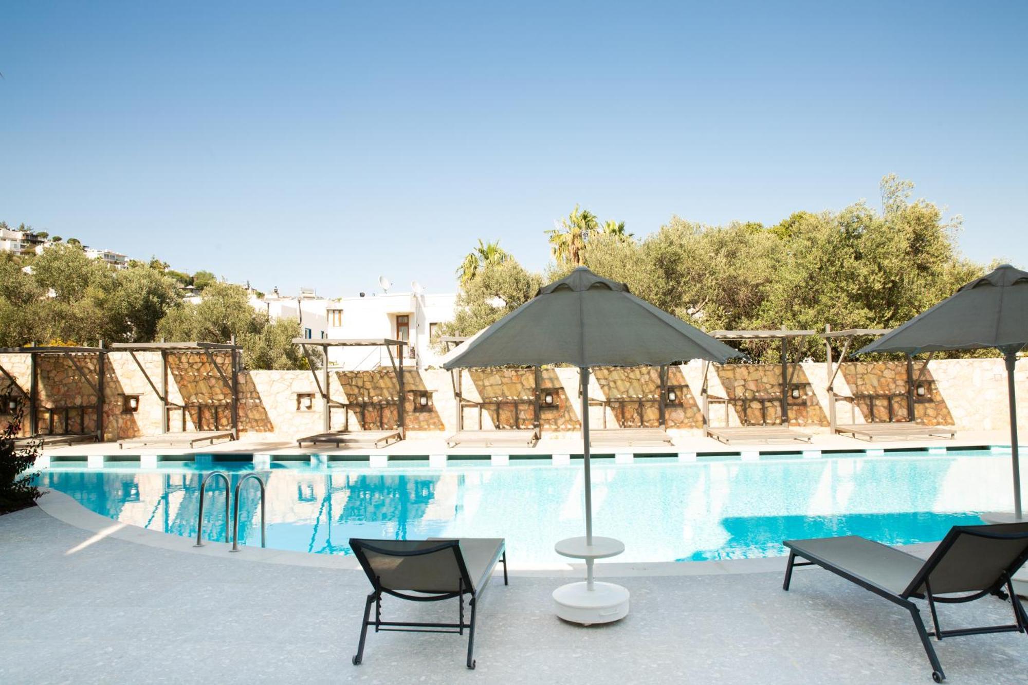 Aparthotel Queen By Important Group Travel 3*