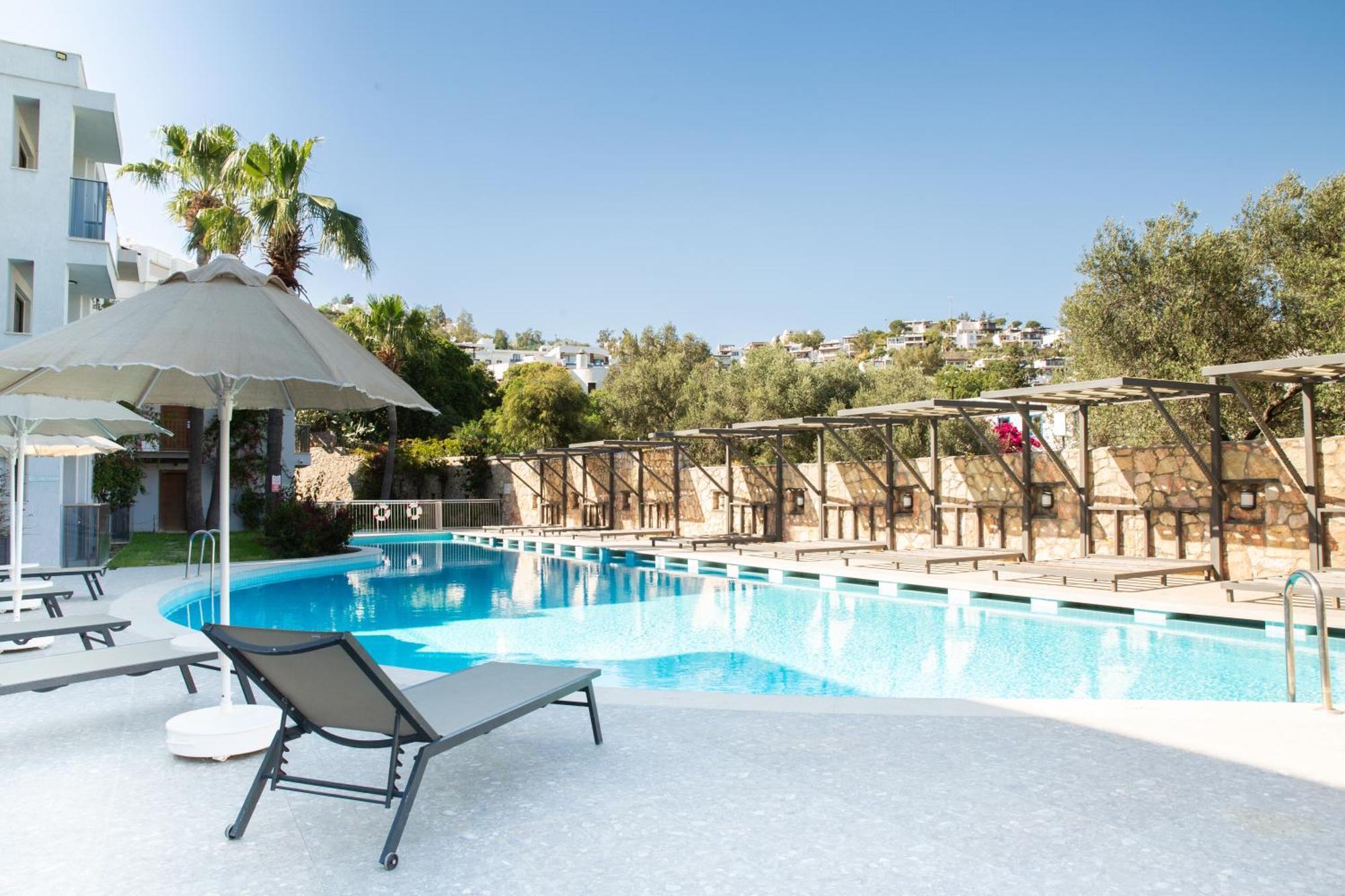 Aparthotel Queen By Important Group Travel 3*