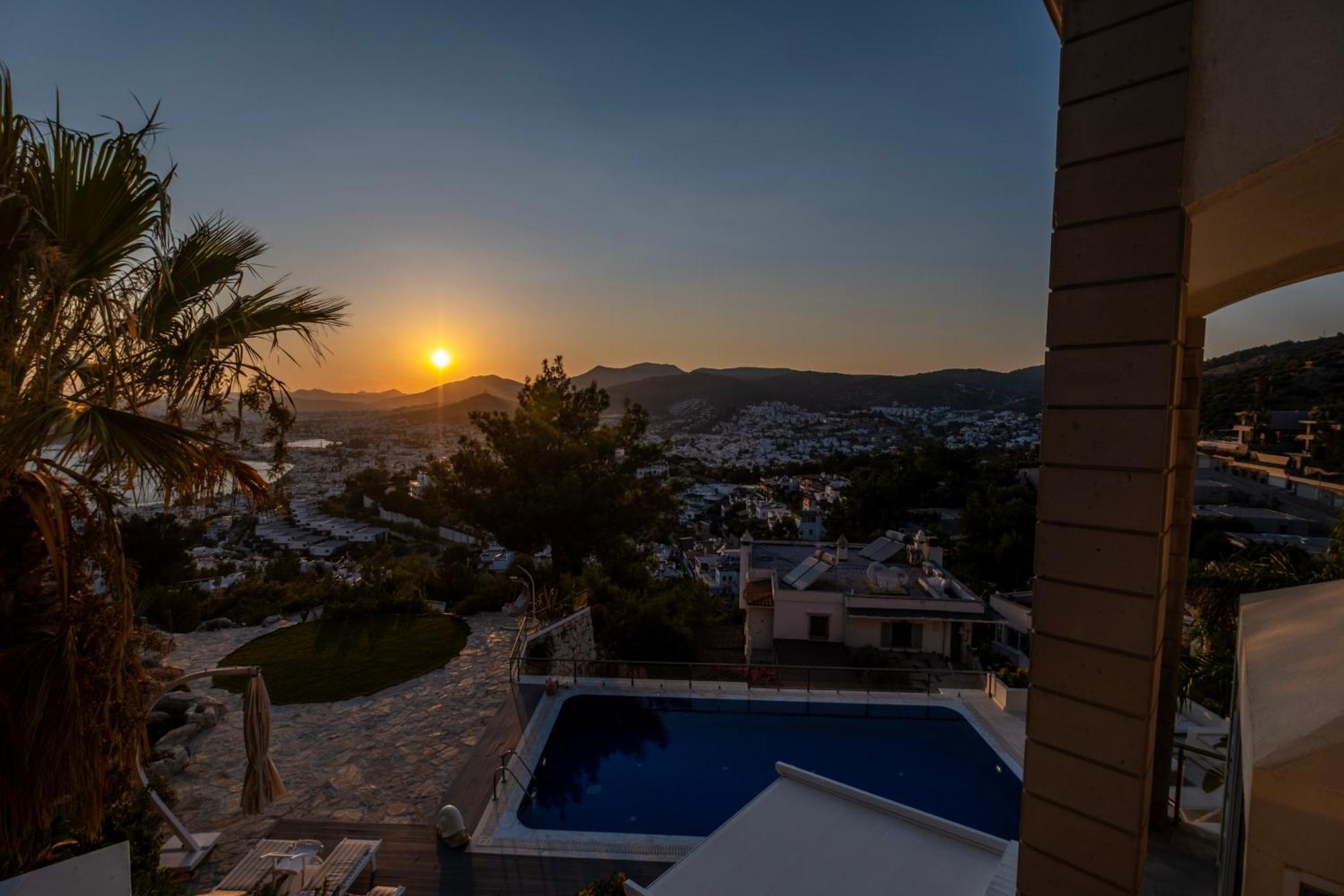 Villa Panorama Mansion *