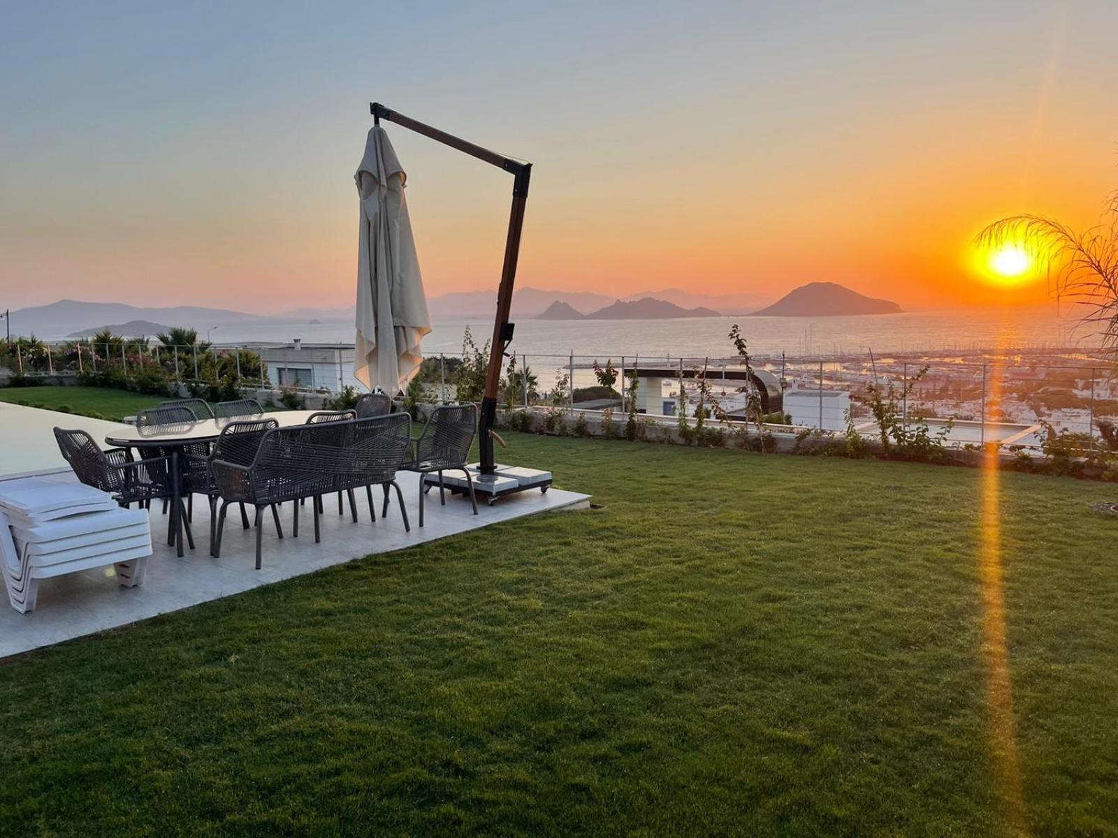 Luxury With Stunning Sea View And Spectacular Sunsets *