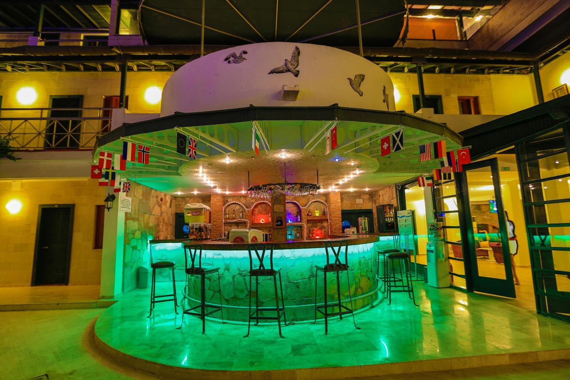 Hotel Bleu Nuit +