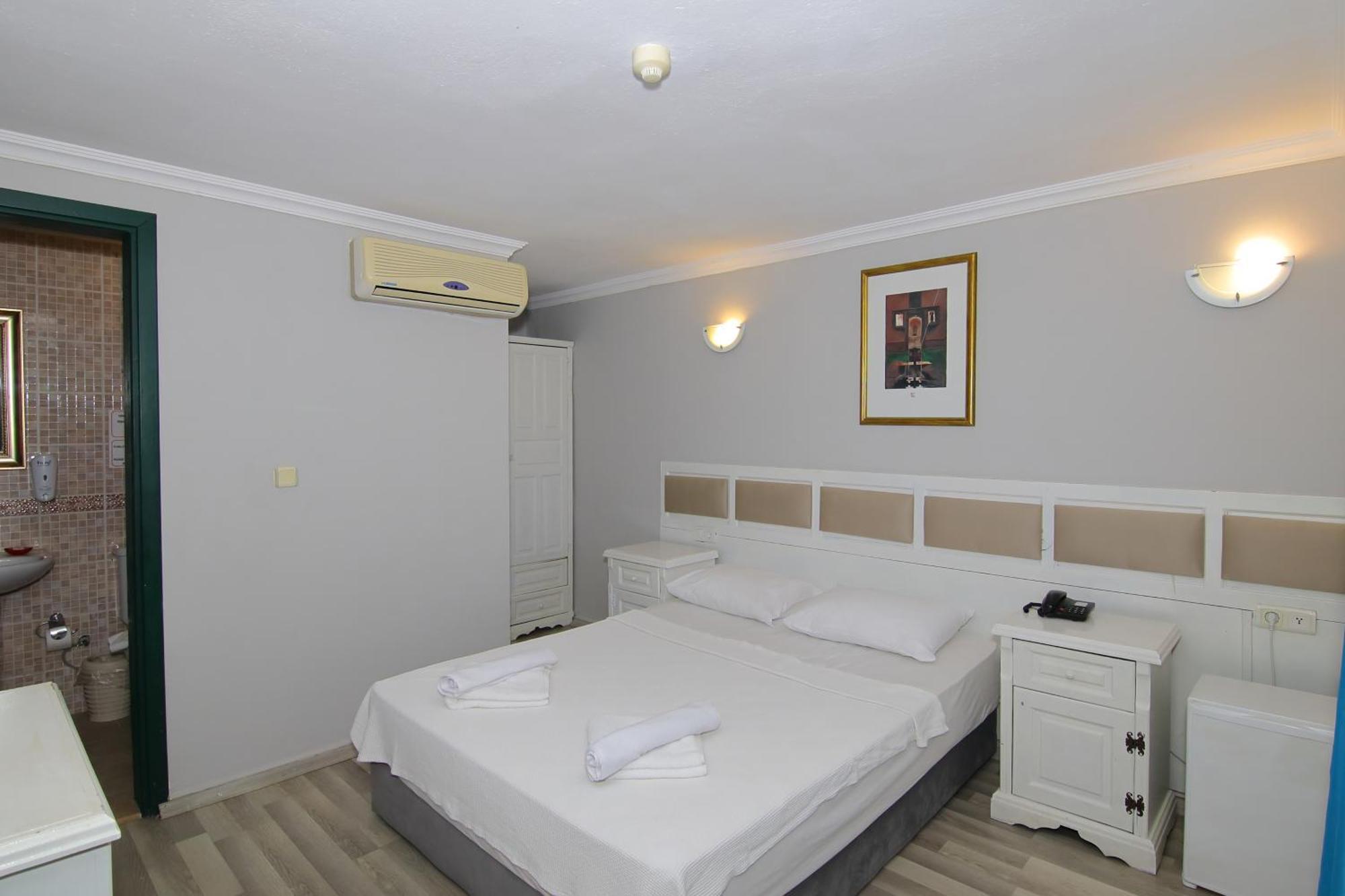 Hotel Bleu Nuit +