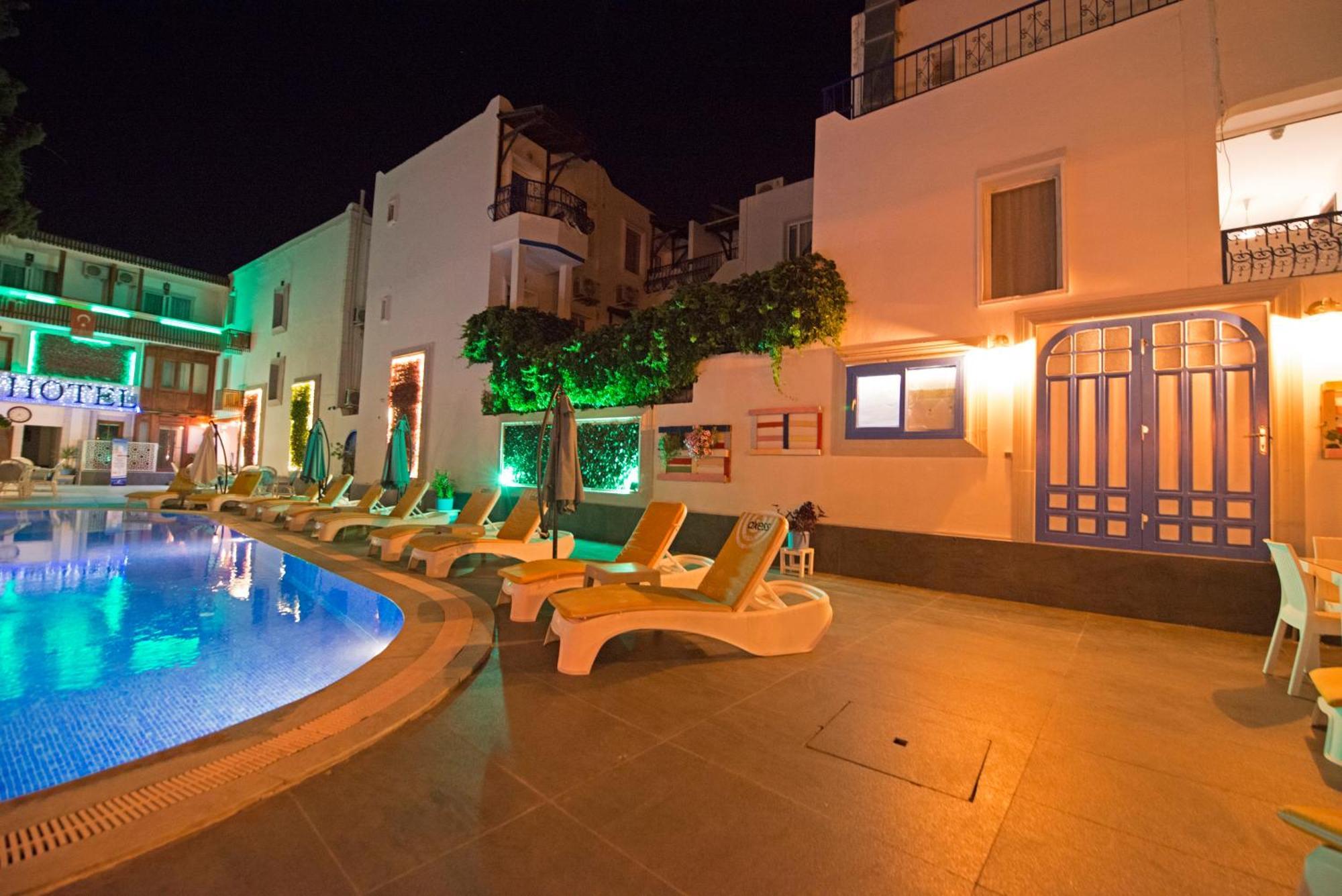 Hotel Bleu Nuit + Bodrum