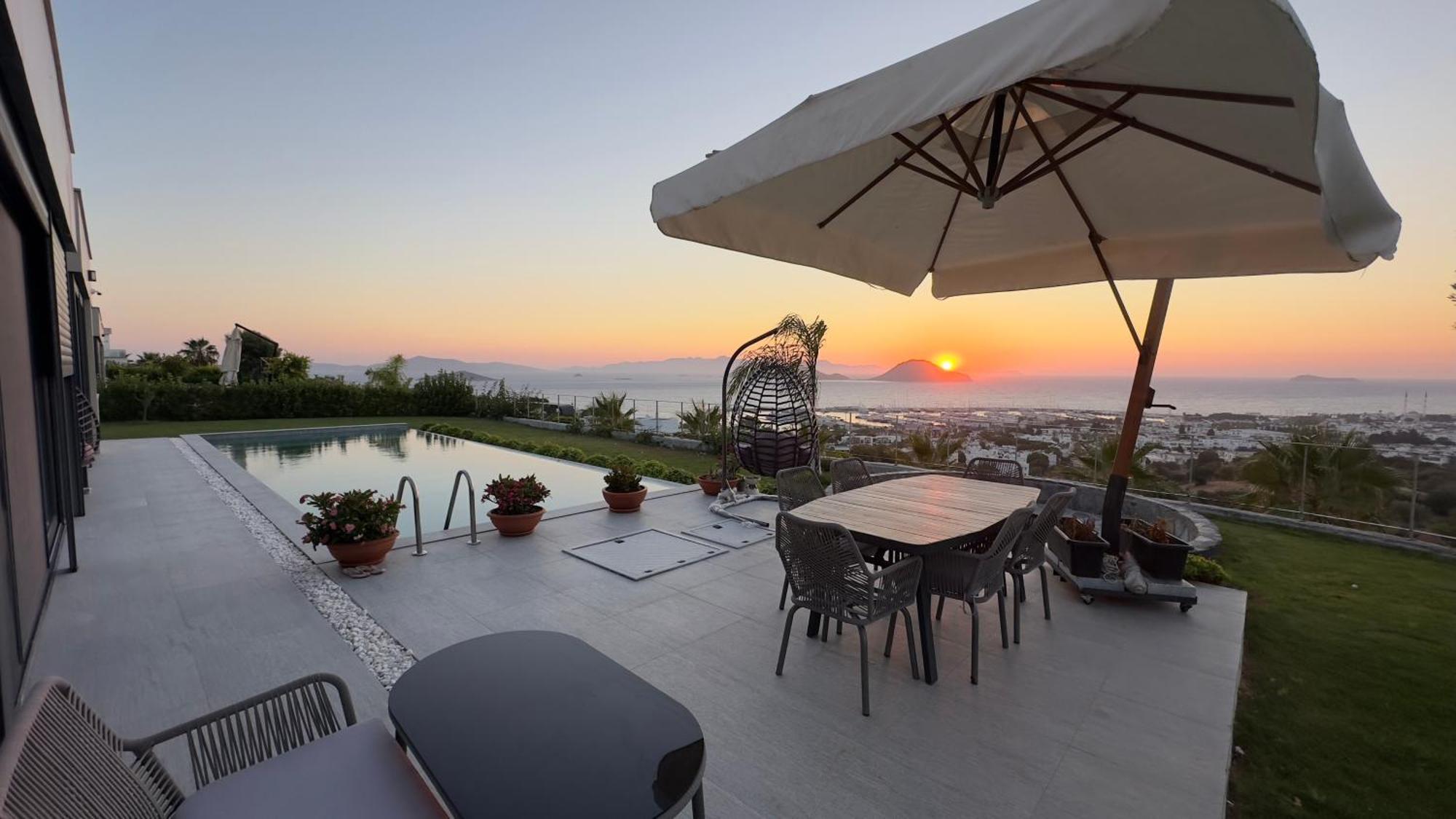 Luxury With Stunning Sea View And Spectacular Sunsets