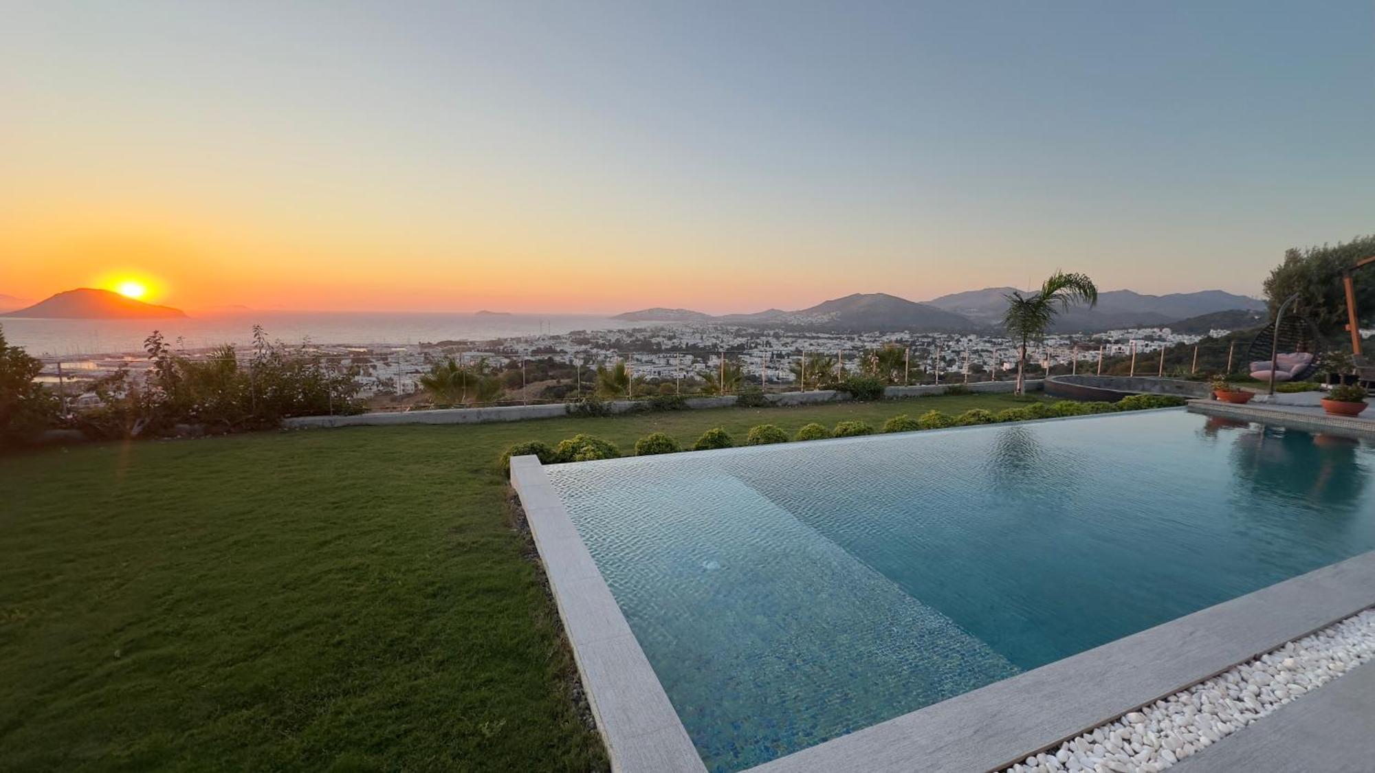 Luxury With Stunning Sea View And Spectacular Sunsets Villa
