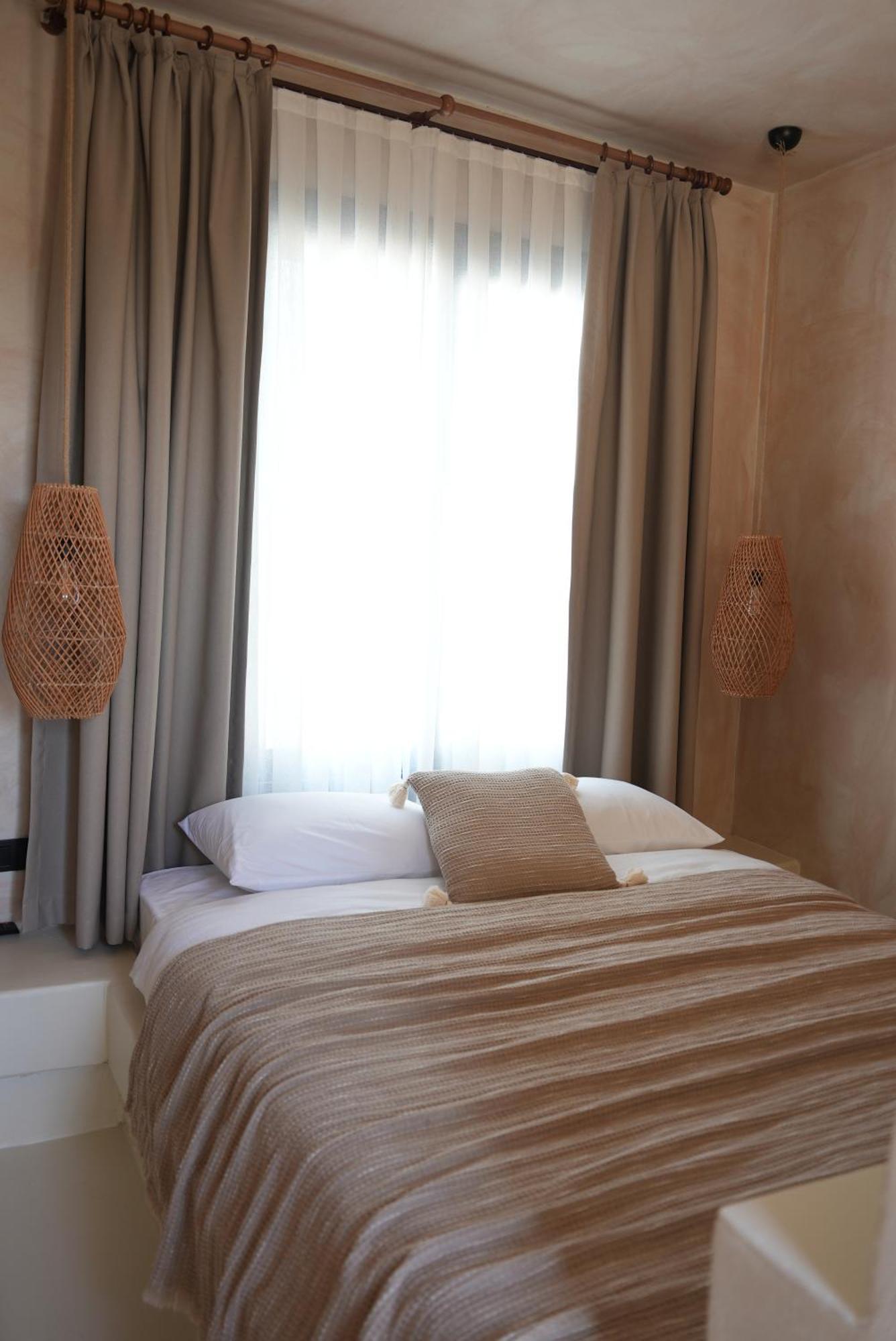 Noi Hotel