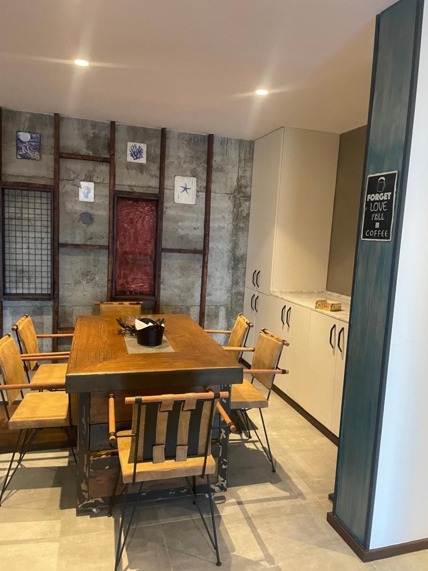 Havuzlu Ve Jakuzili Full Esyali Lueks Villa