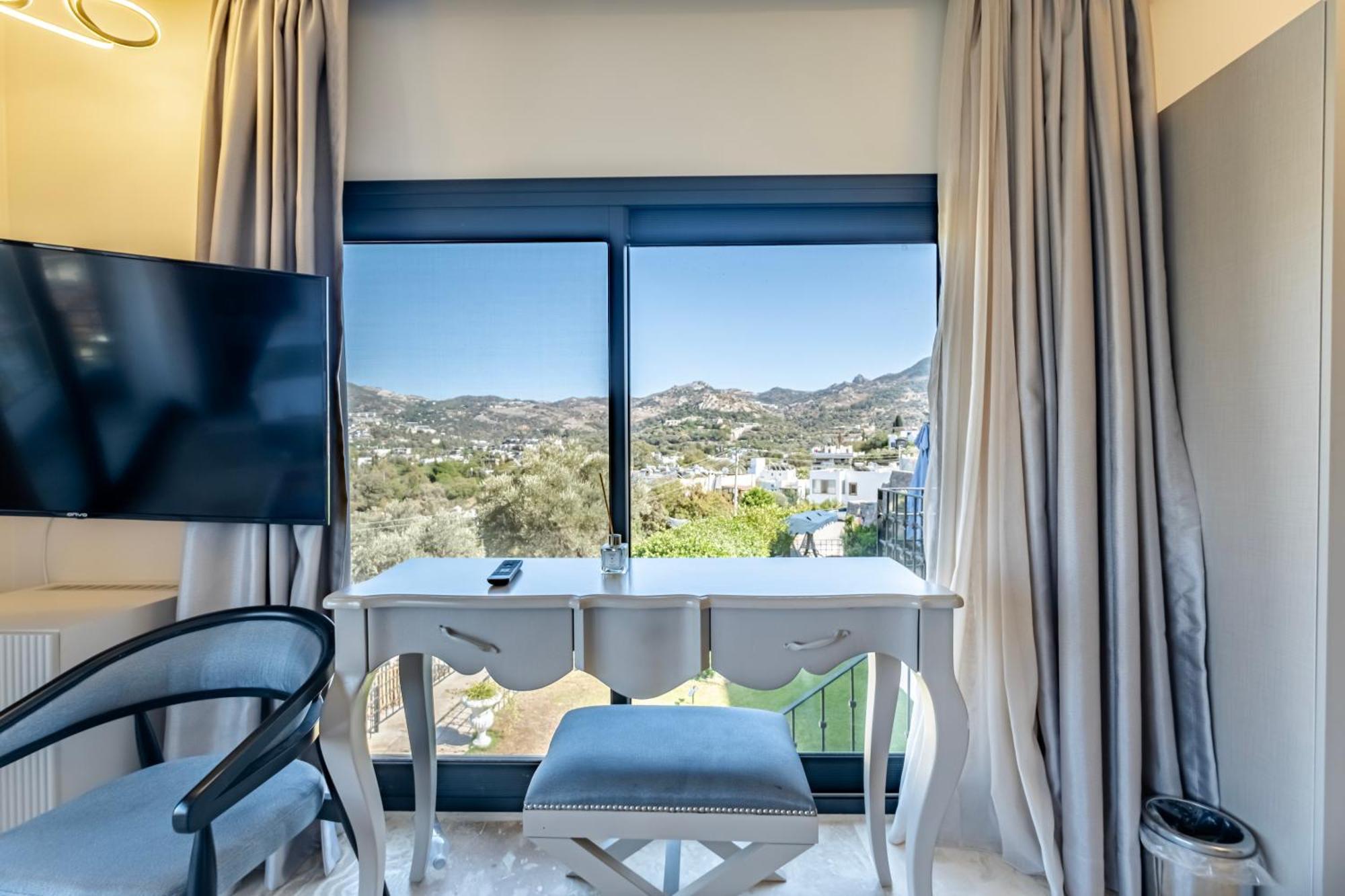Bombien Luxury Hotel 4*