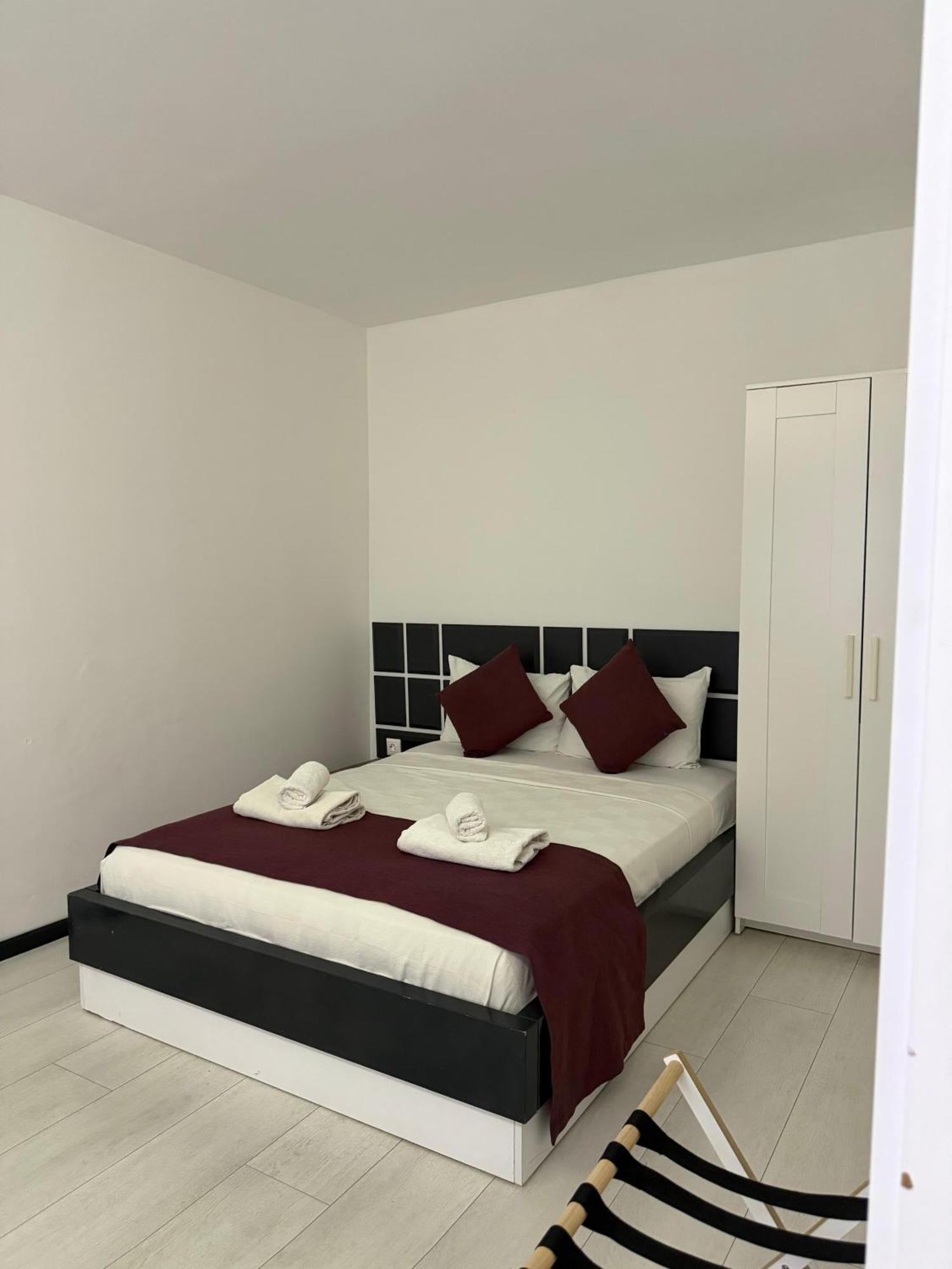 Wb Weekend Aparthotel