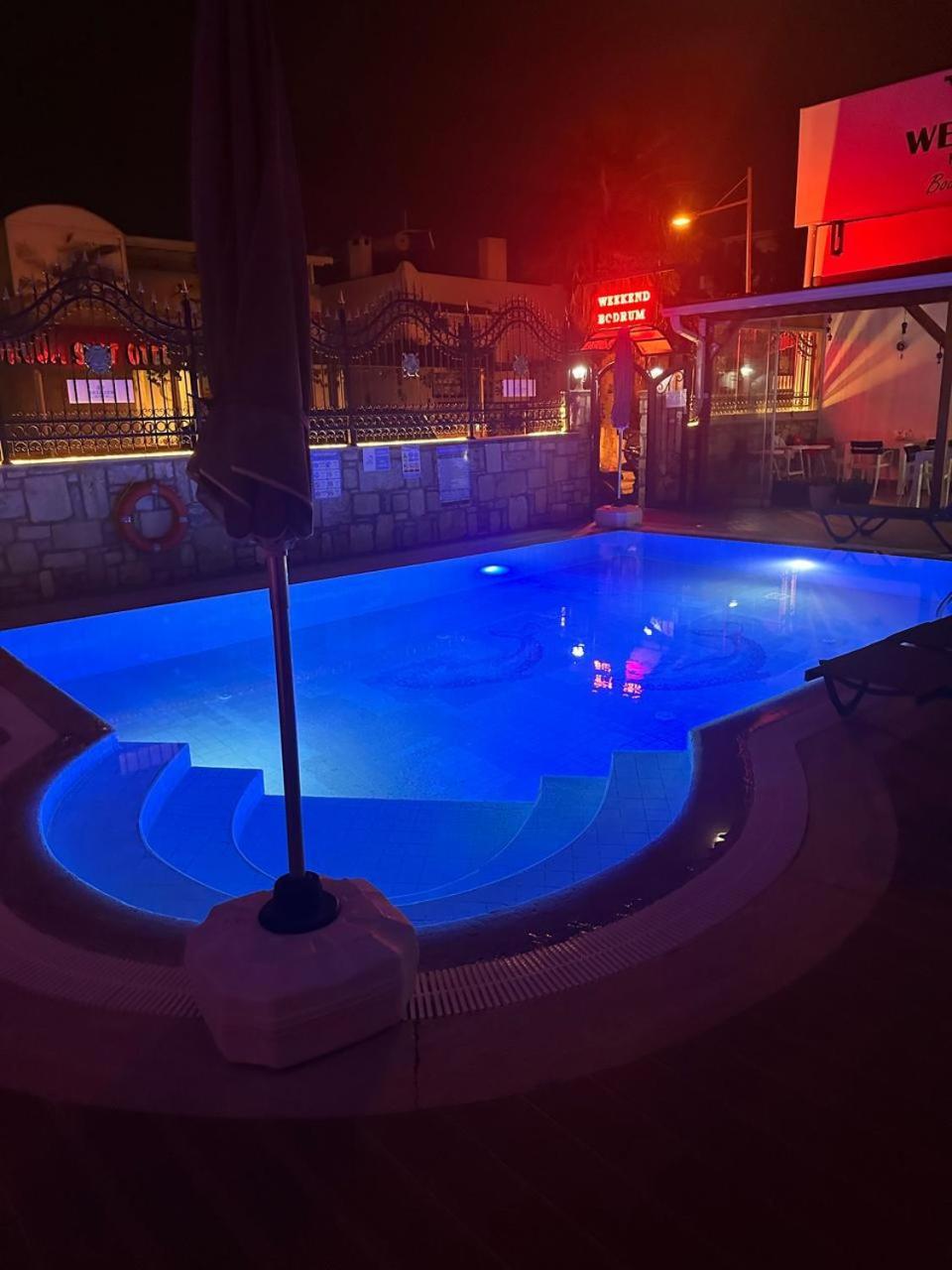 Wb Weekend Aparthotel 3*