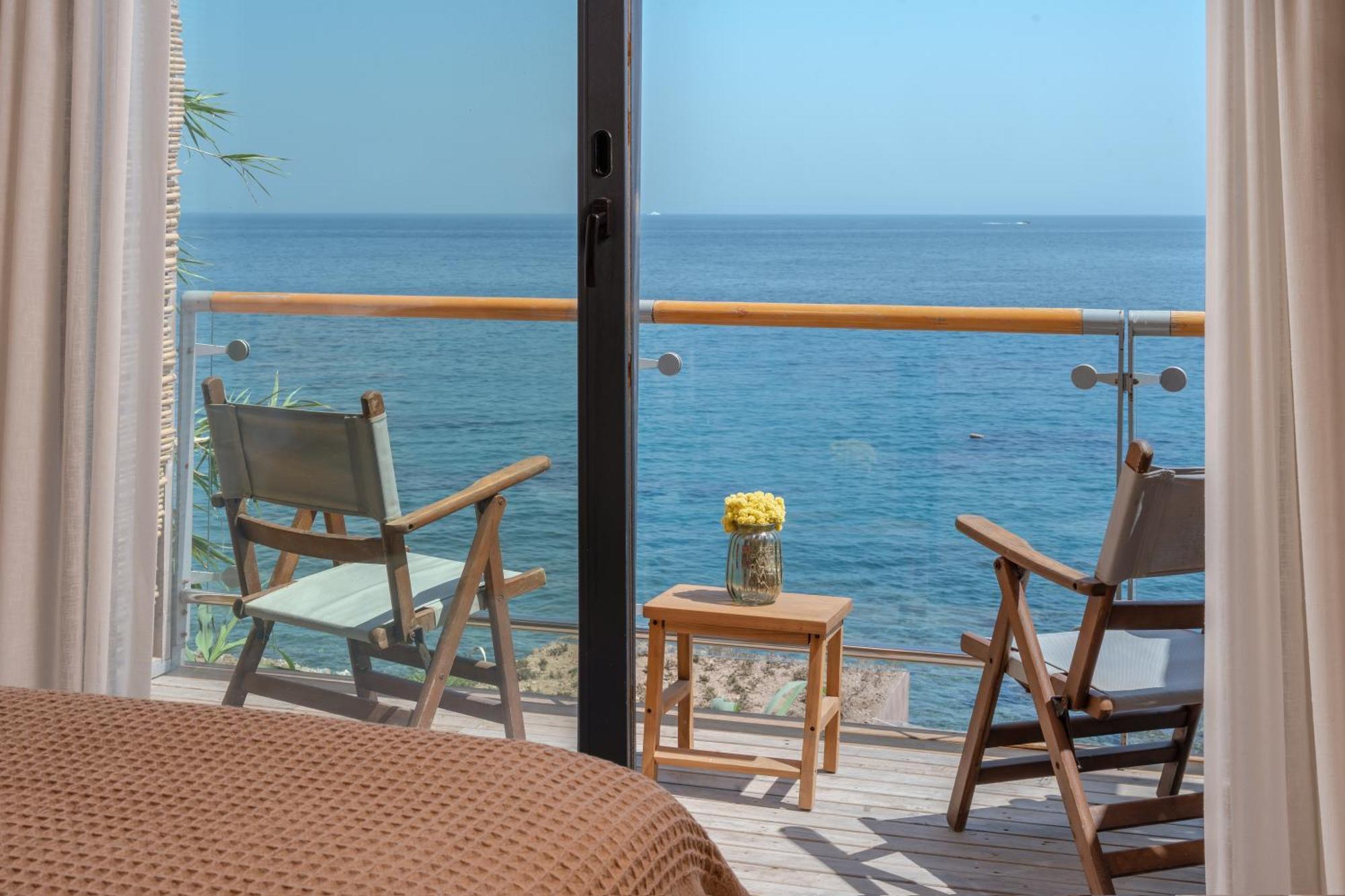 La Local House Hotel *