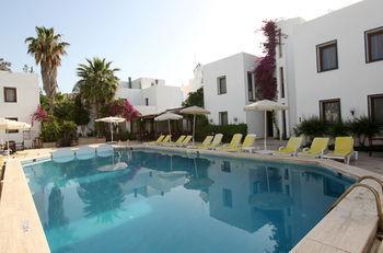 Otel Le Chance & 3*