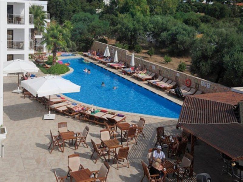 Queen By Important Group Travel Aparthotel