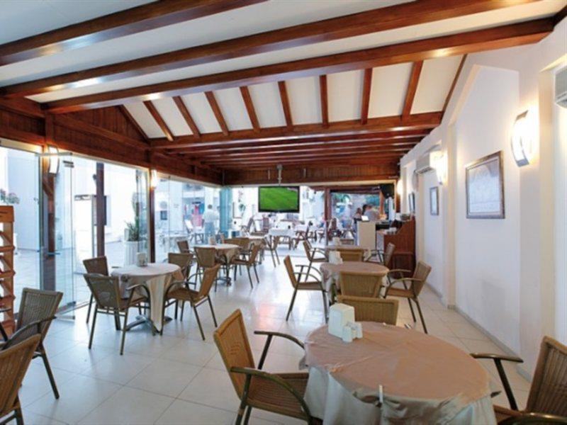 Queen By Important Group Travel Aparthotel