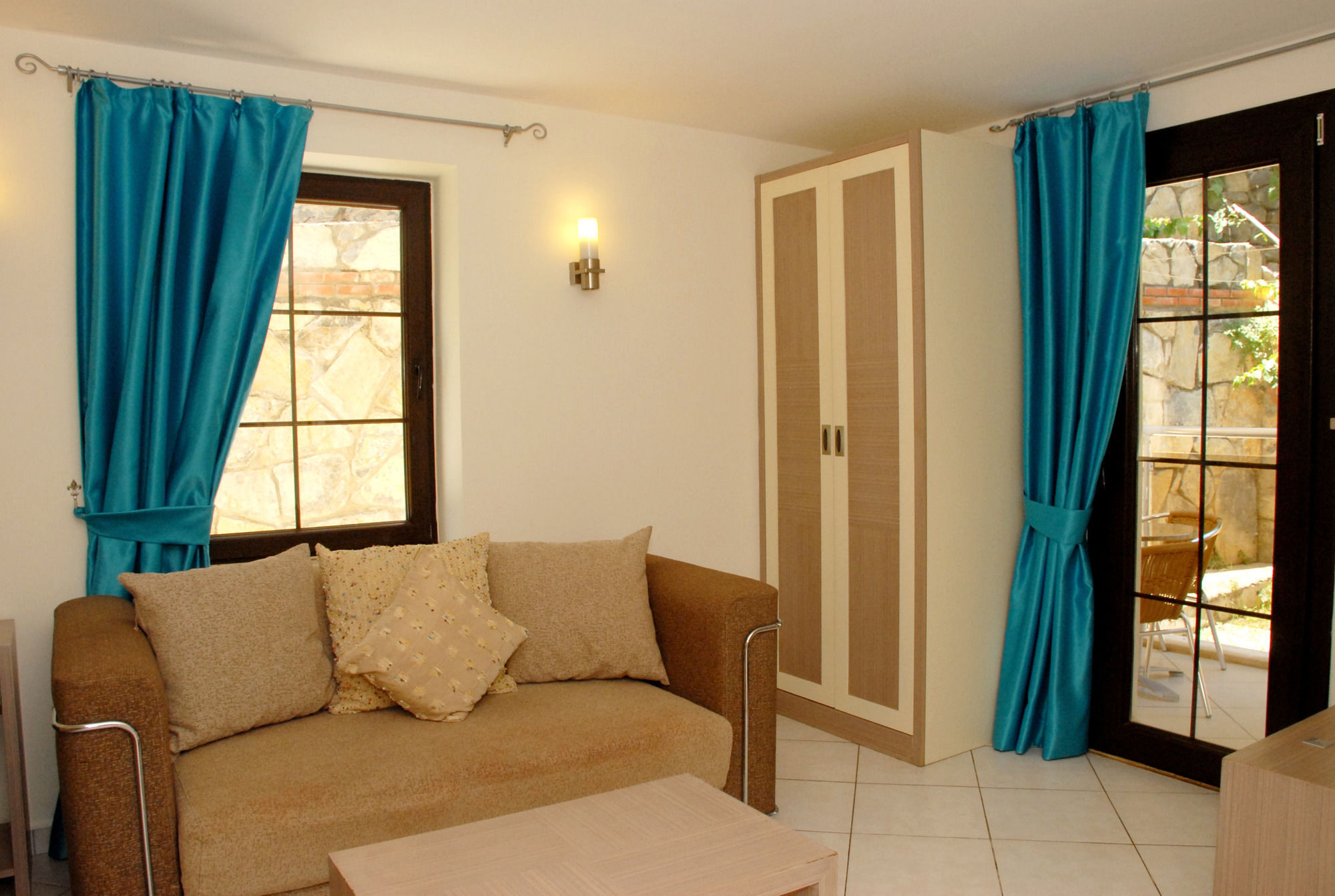 Aparthotel Queen By Important Group Travel 3*
