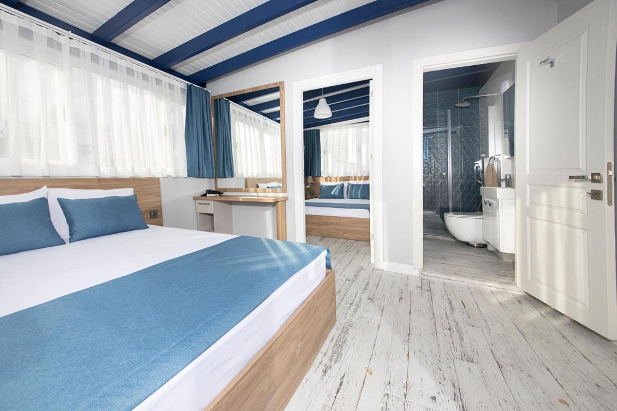 Marina Hotel *